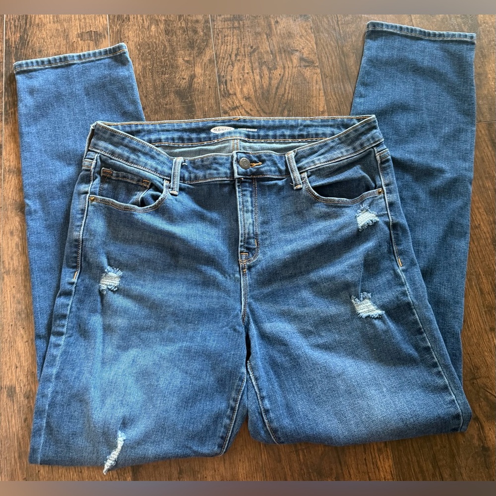 👖 Old Navy Distressed Mid-Rise Jeans – Size 12 Long